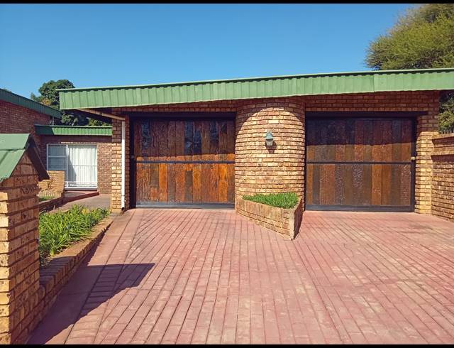 7 BEDROOM HOUSE FOR SALE IN DORANDIA